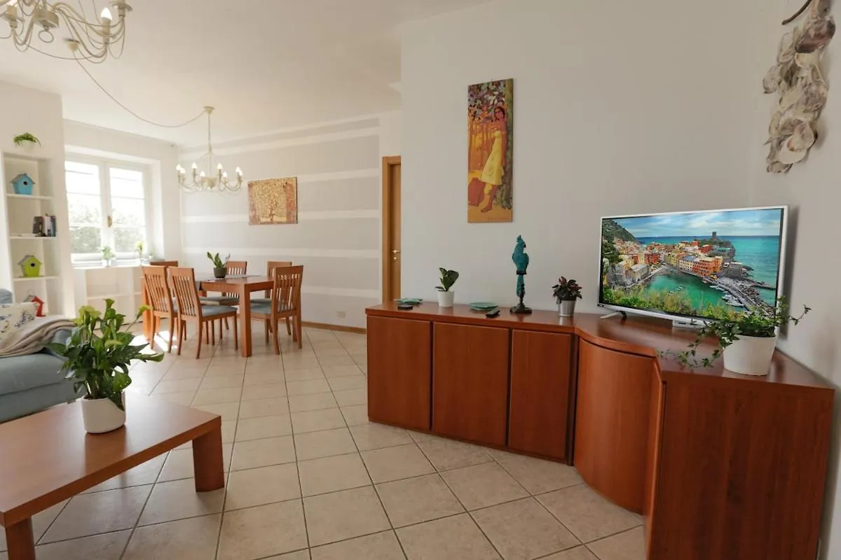 Navy Apartment Massa  Italië