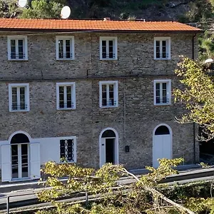 Couette-café Gronda Via Vandelli, Massa (Tuscany)