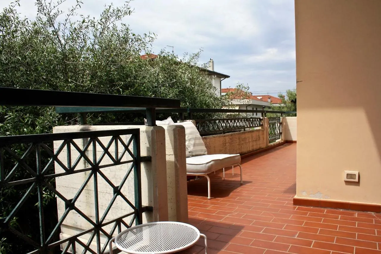 Navy Apartment Massa